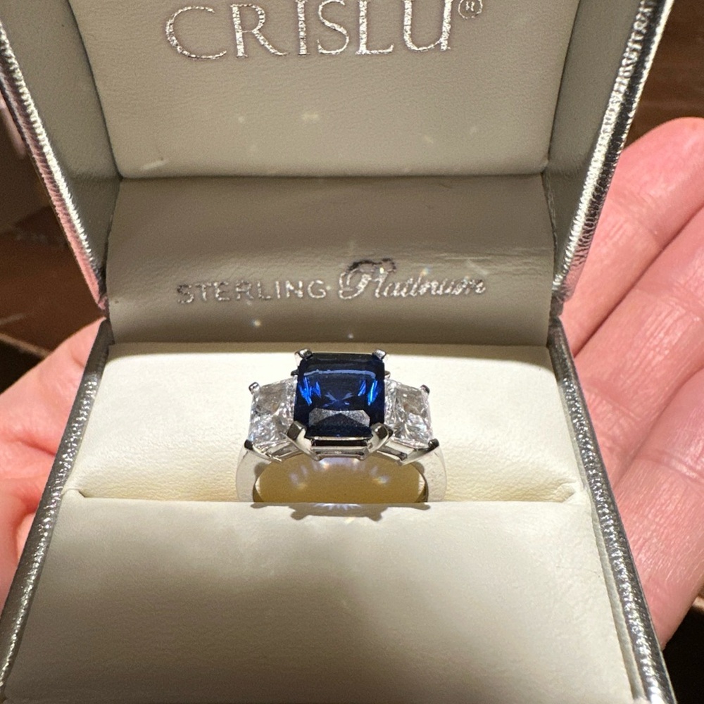 Crislu Sterling Silver 925 Engagement Ring Blue Emerald Style Ring size 7